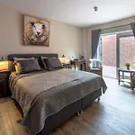 Boutique Binnen 4* אחמונד-בינן