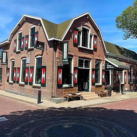 Boutique Binnen Hotel 4*