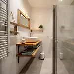 Boutique Binnen Hotel 4*