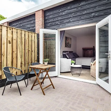 Boutique Binnen Hotel 4*